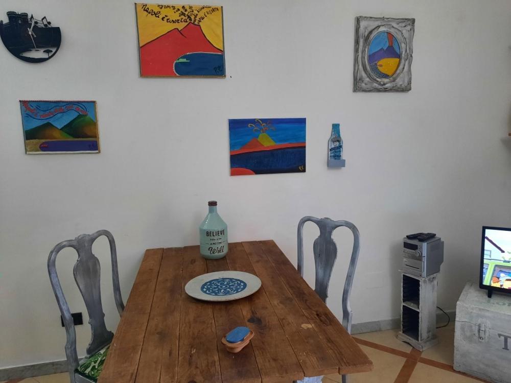 La Casa Nella Roccia Apartment Napoli Bagian luar foto