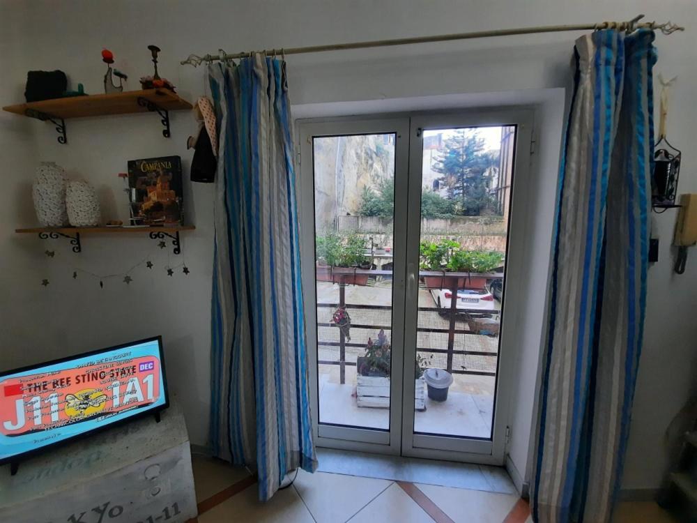La Casa Nella Roccia Apartment Napoli Bagian luar foto