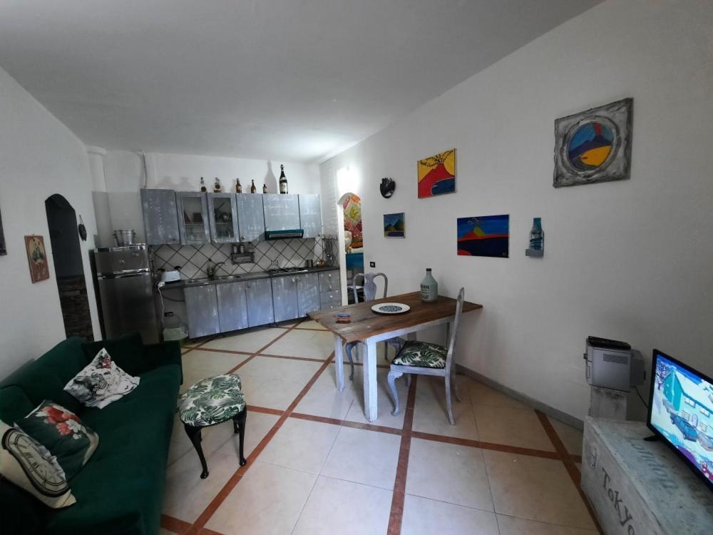 La Casa Nella Roccia Apartment Napoli Bagian luar foto