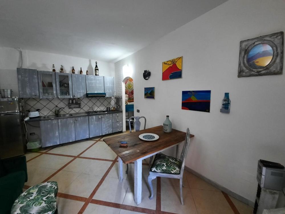 La Casa Nella Roccia Apartment Napoli Bagian luar foto